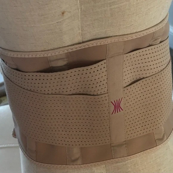 Elegant Tan Women's Belt - Picture 3 of 4